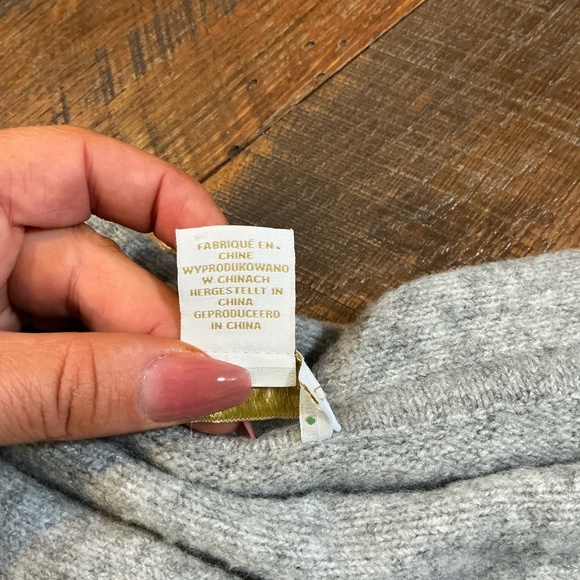 House of Harlow 1960 Off-Shoulder Foldover Sweater Gray Women’s Medium - Picture 7 of 9